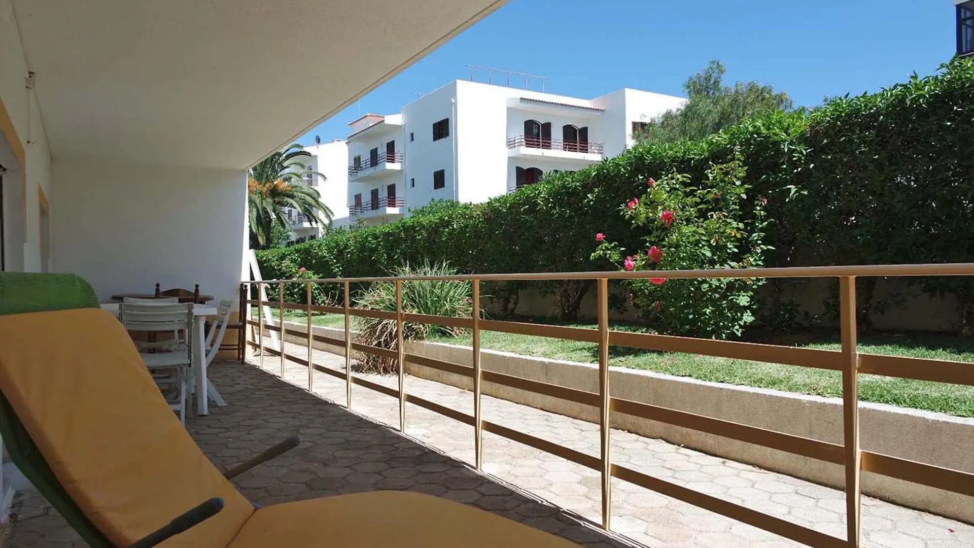A10 - Silence Ground-Floor And Pool Apartment Lagos